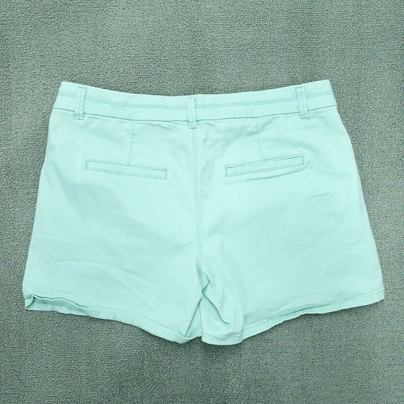 Maurice's Shorts Women's Size 14 Light Green Mid-Rise Cotton Blend - Picture 2 of 5